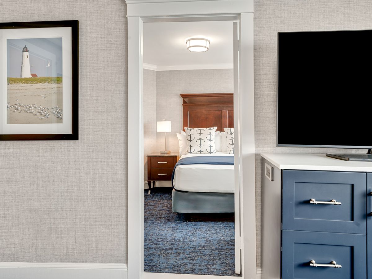 Newport Beach Hotel & Suites